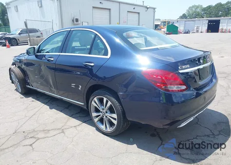 2017 Mercedes-Benz C 300 4Matic/Luxury 4Matic/Sport 4Matic из США, поврежденный, VIN 55SWF4KB0HU216795